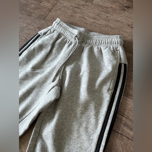 Adidas 3 stripes fleece women’s pants - Picture 2 of 6